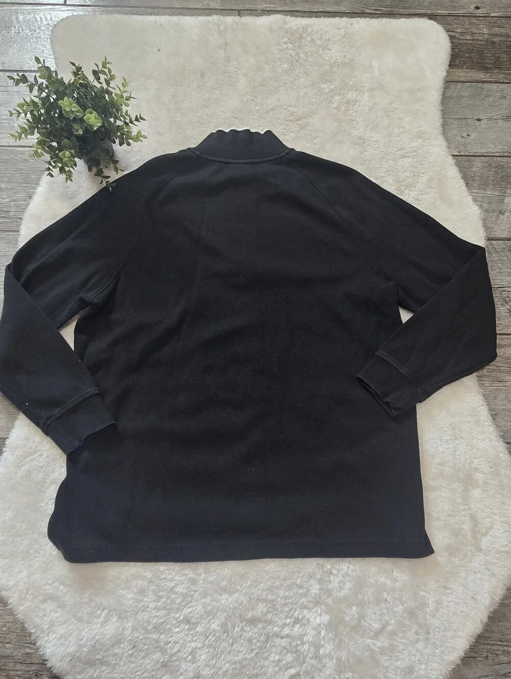 Lacoste offers inner quarter